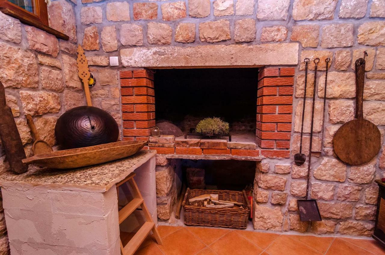 Вилла Stone House Knezevic Виньерац Экстерьер фото