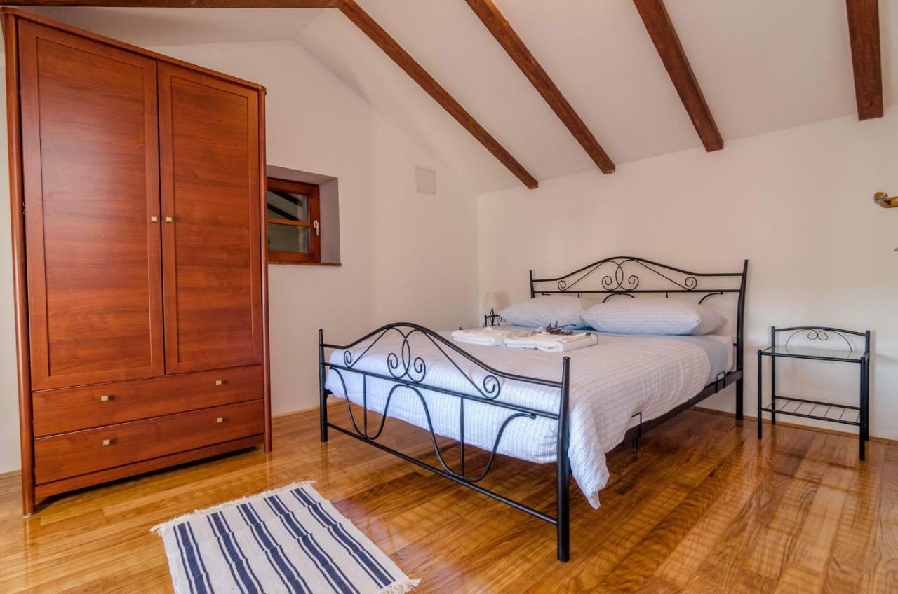 Вилла Stone House Knezevic Виньерац Экстерьер фото