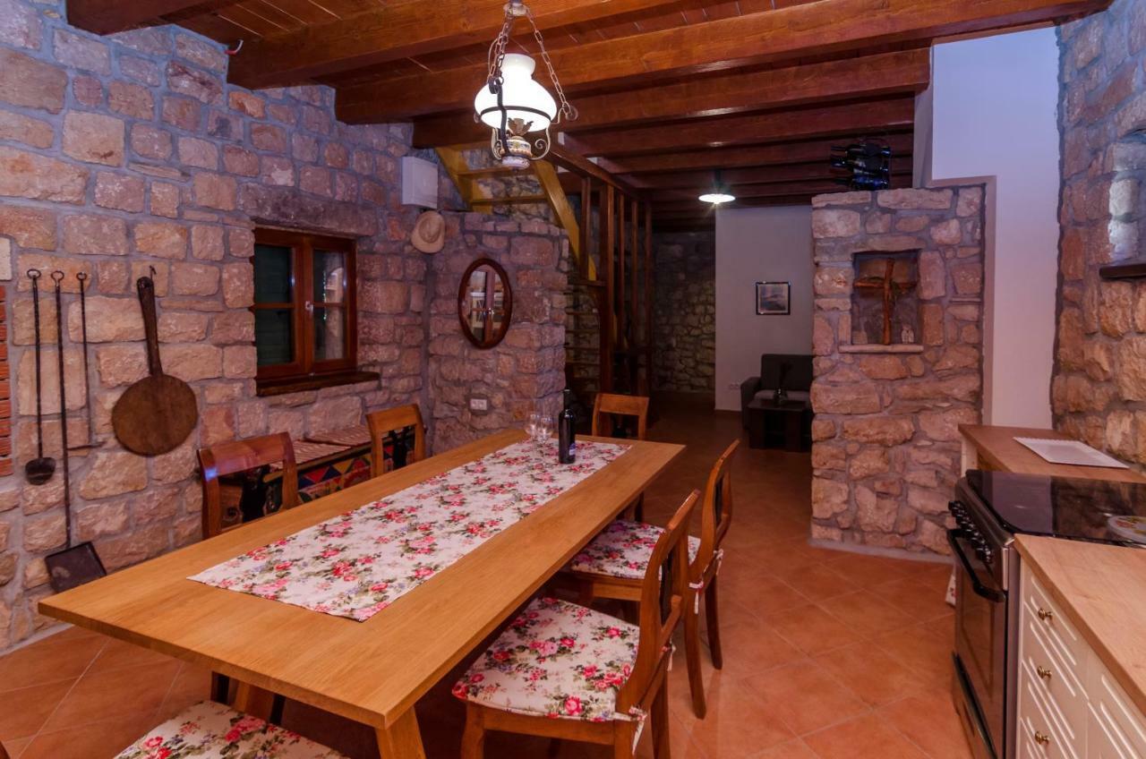 Вилла Stone House Knezevic Виньерац Экстерьер фото